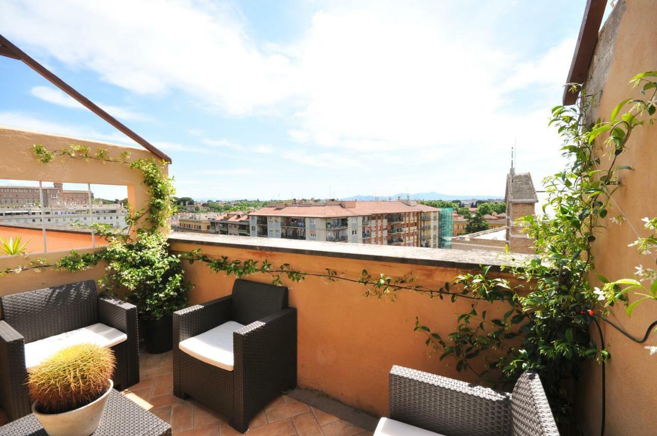 Apartamento Penthouse With View Roma Exterior foto