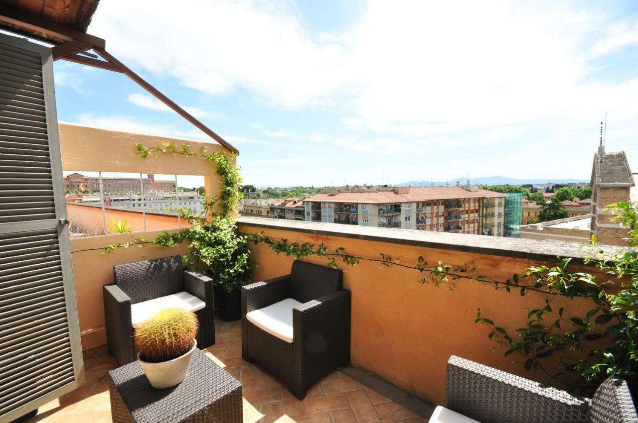 Apartamento Penthouse With View Roma Exterior foto